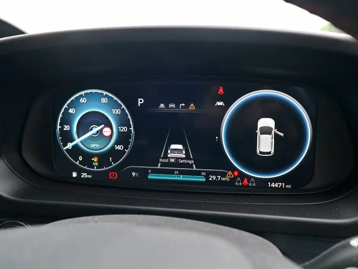 2023-hyundai-i20-10-t-gdi-n-line-dct-big-6