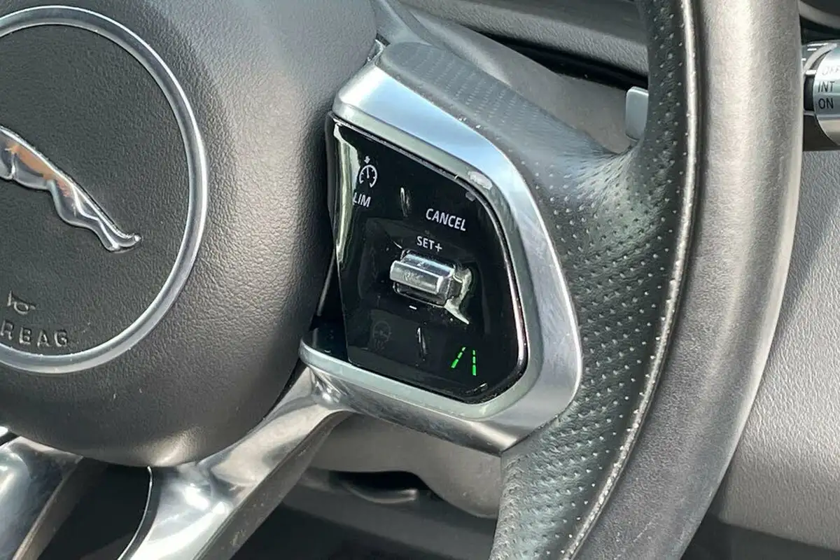 2021-jaguar-e-pace-20-p200-r-dynamic-s-big-40