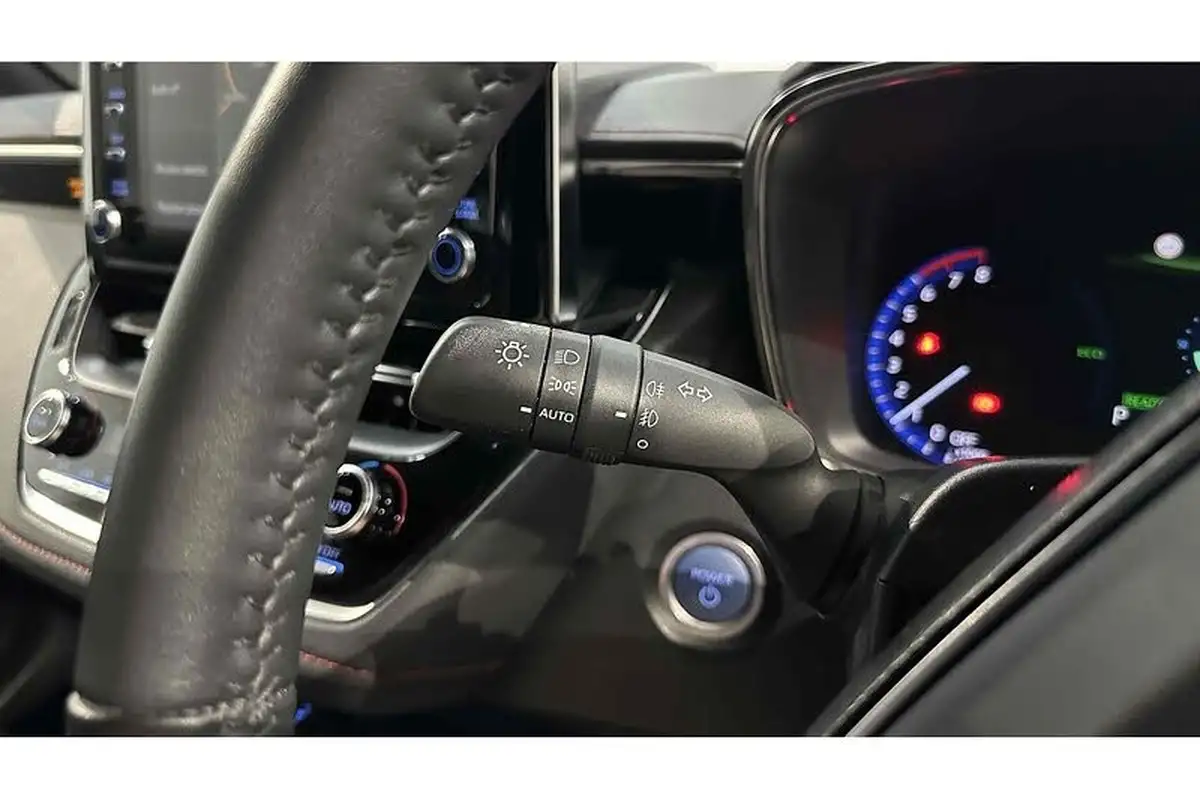 2021-toyota-corolla-20-vvt-i-excel-18in-alloy-wheelstrk-touring-sports-big-30
