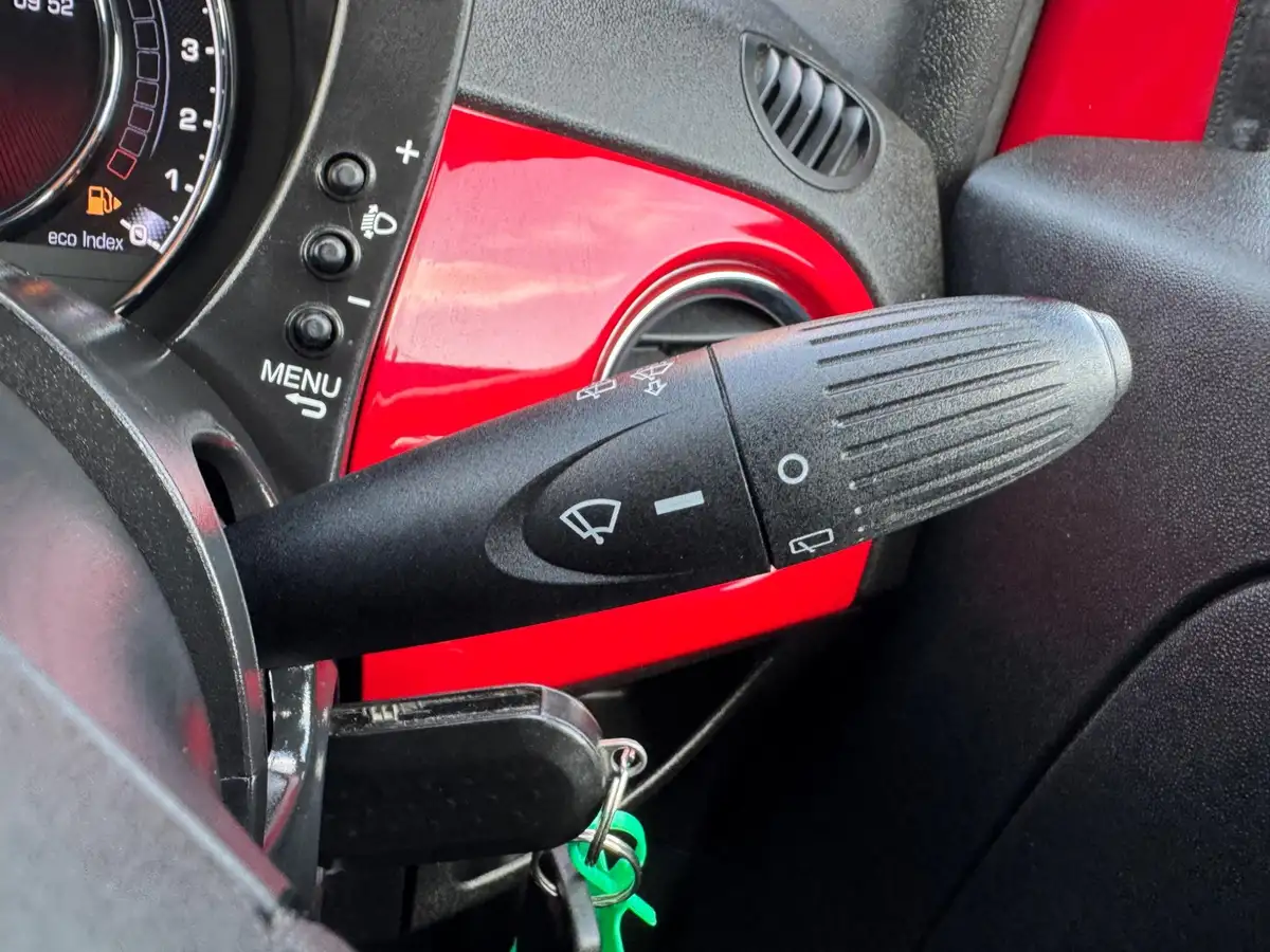 2015-abarth-500-14-tjet-595-big-30