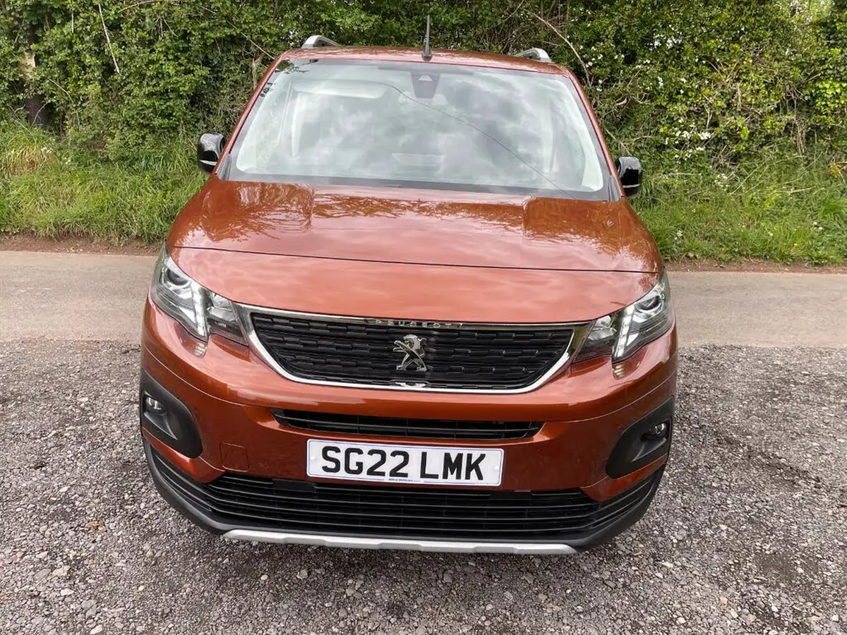 2022-peugeot-rifter-big-16