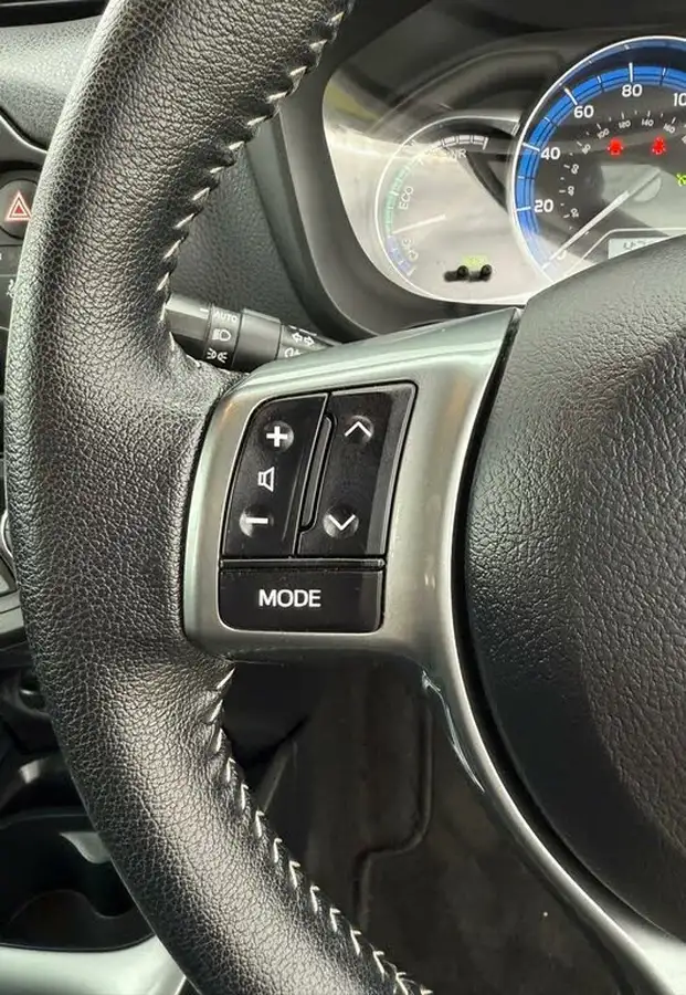 2015-toyota-yaris-15-vvt-i-excel-hybrid-15in-big-15