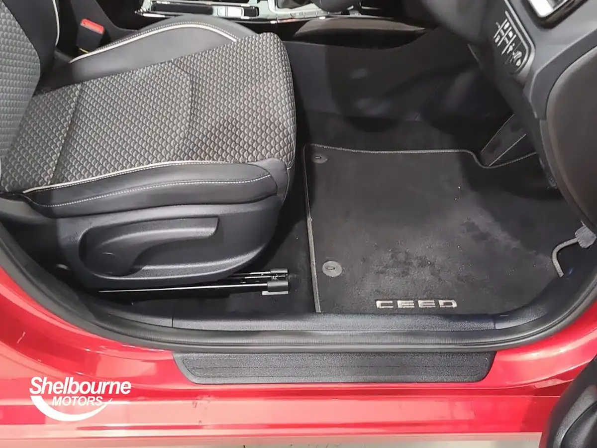 2024-kia-ceed-15-t-gdi-3-sportswagon-dct-big-7