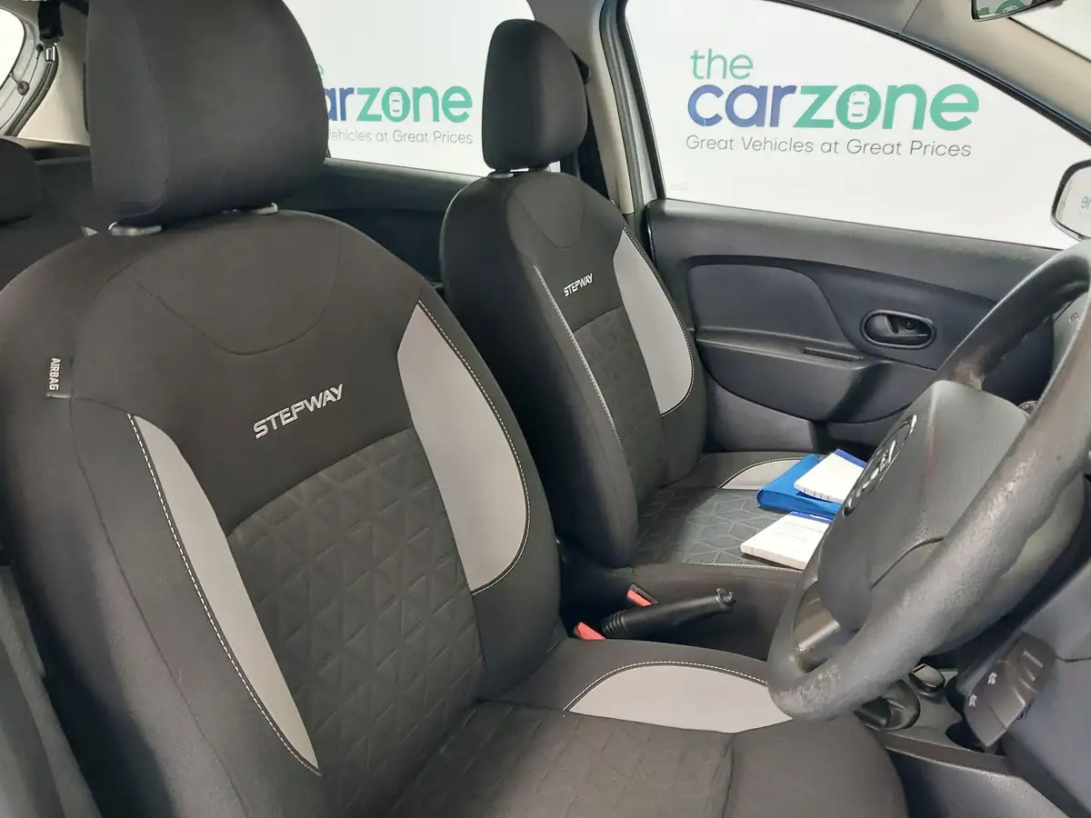 2014-dacia-sandero-stepway-09-ambiance-big-13