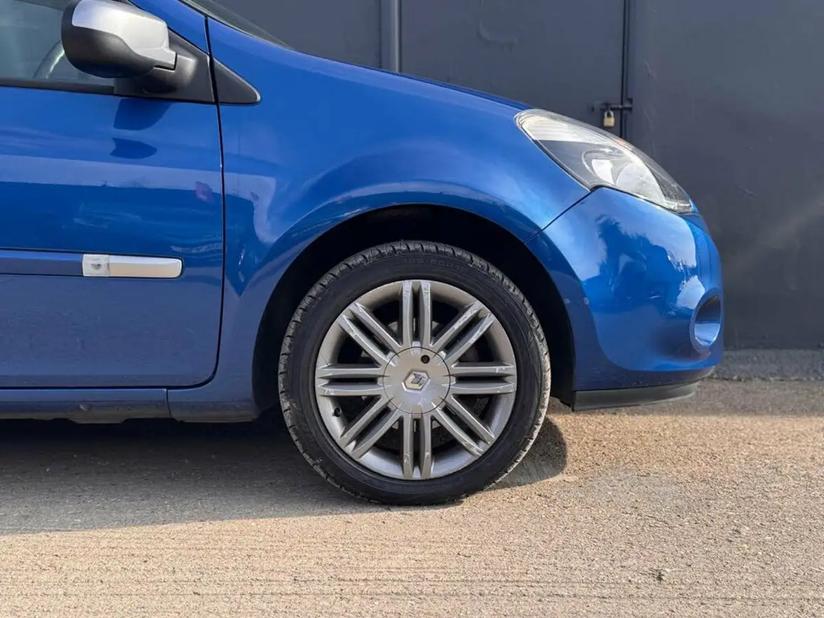 2011-renault-clio-16-dynamique-tom-tom-vvt-hatchback-5d-auto-big-43