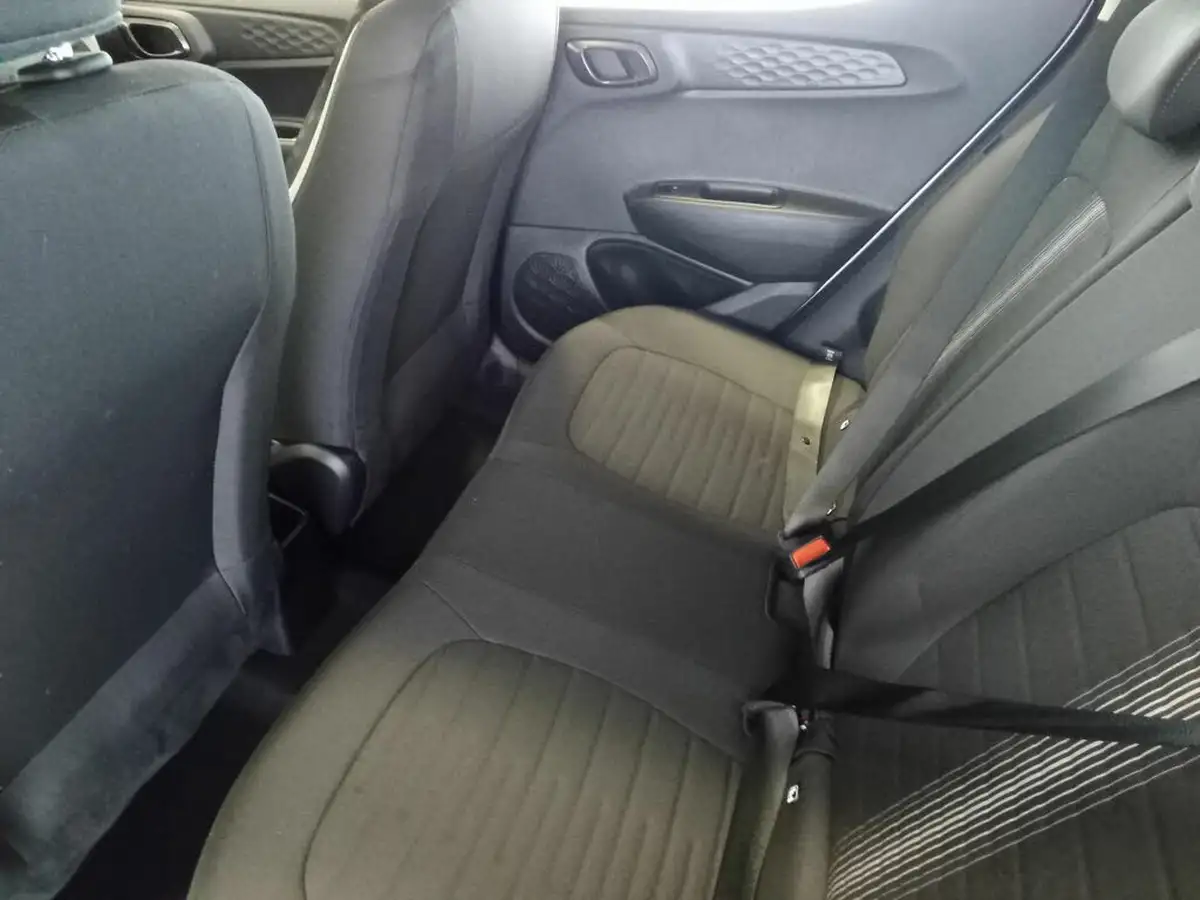 2022-hyundai-i10-10-se-big-24