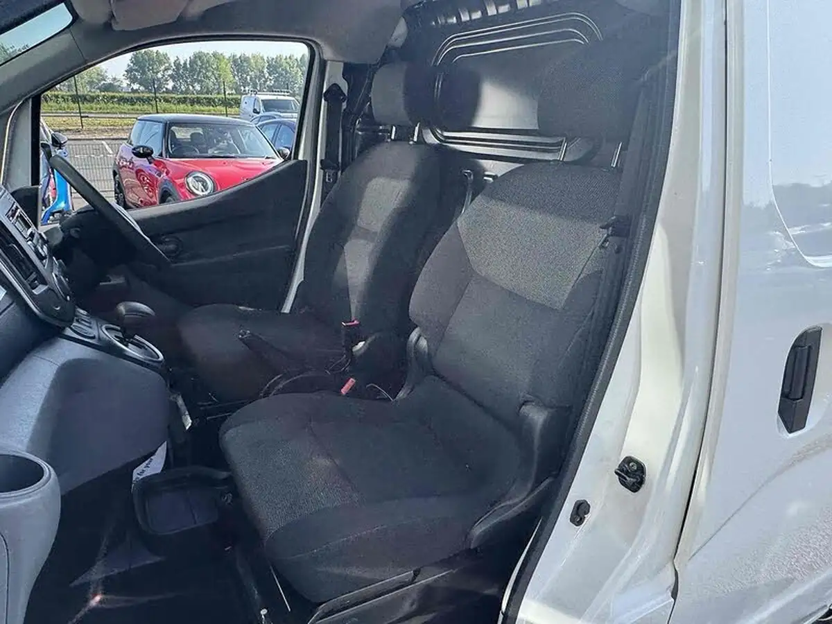 2021-nissan-env200-e-acenta-panel-van-auto-big-22