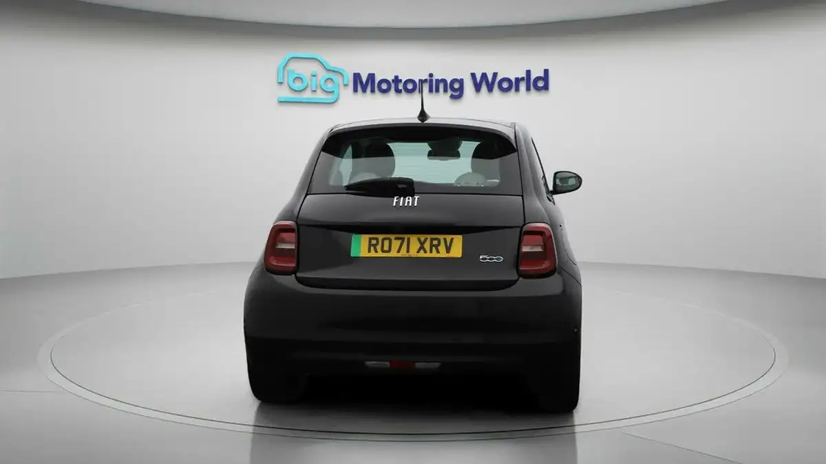 2021-fiat-500-e-la-prima-big-6