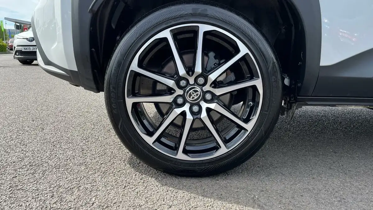 2022-toyota-yaris-cross-15-vvt-i-gr-sport-big-24