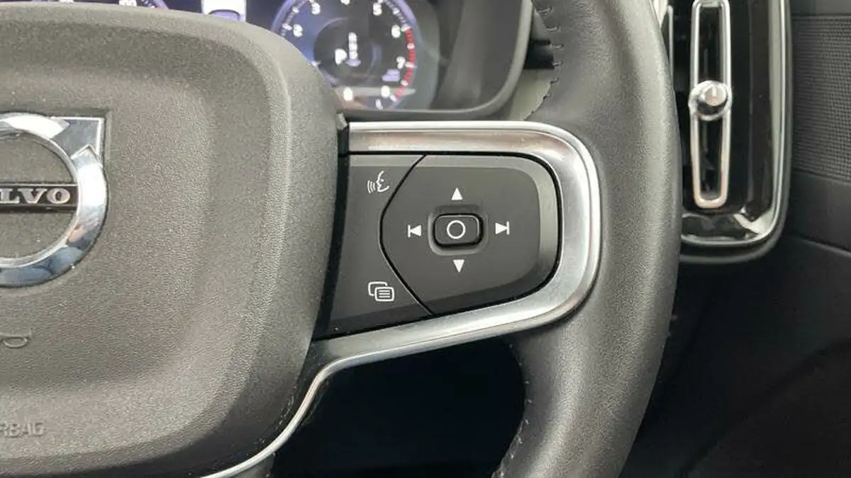 2020-volvo-xc40-20-b4-inscription-pro-big-20