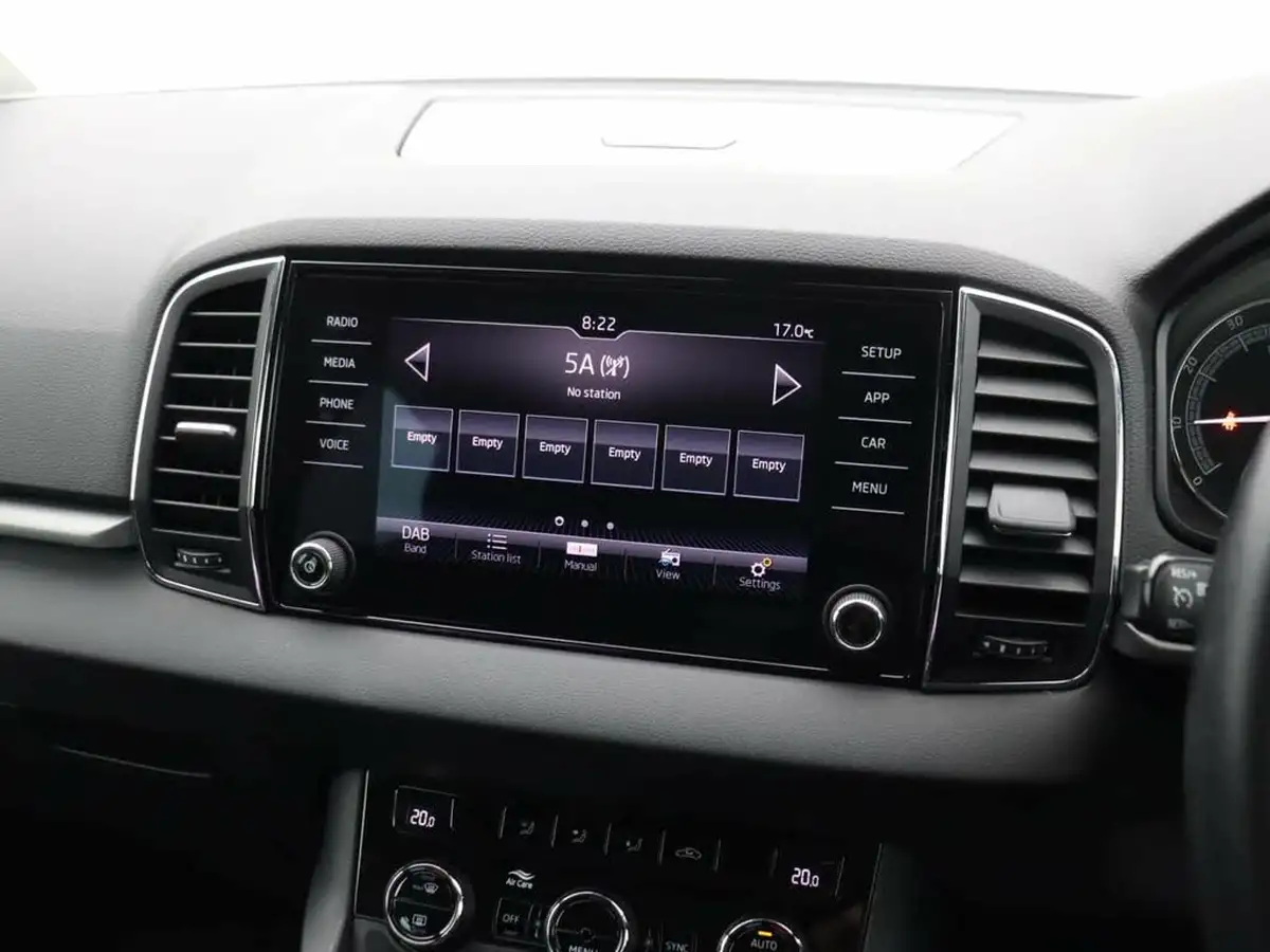 2018-skoda-karoq-10-tsi-se-ss-big-15