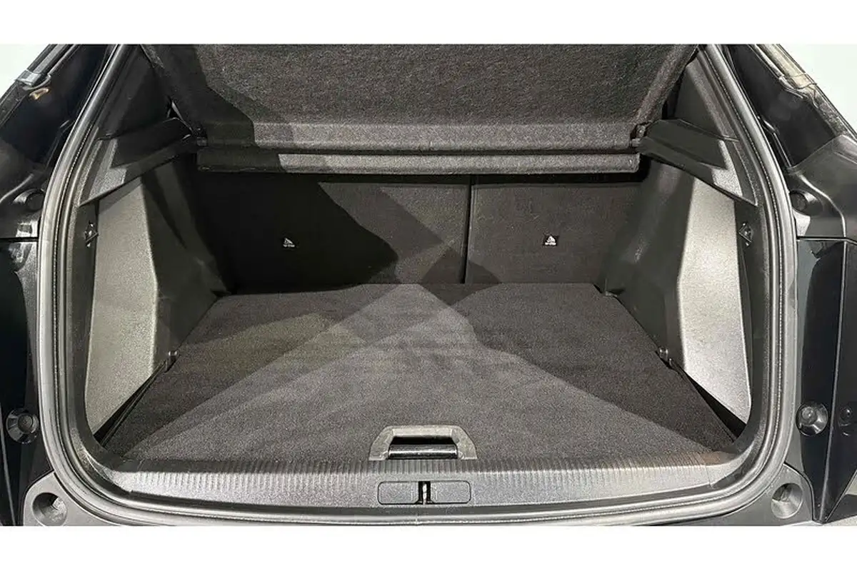2021-peugeot-2008-suv-15-bluehdi-gt-big-10