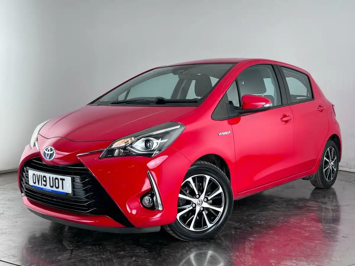 2019-toyota-yaris-15-vvt-i-icon-tech-98bhp-hybrid-1497cc-e-cvt-big-31