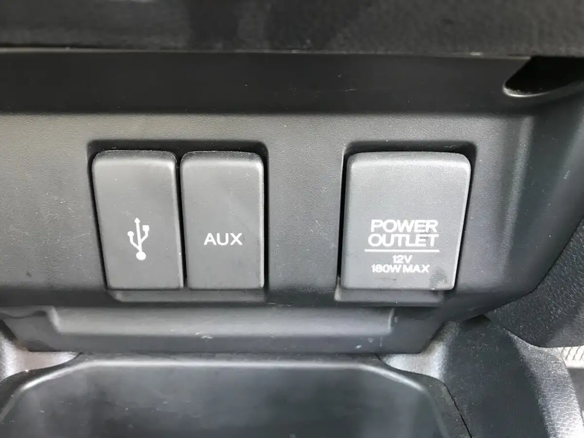 2015-honda-jazz-13-i-vtec-s-big-15