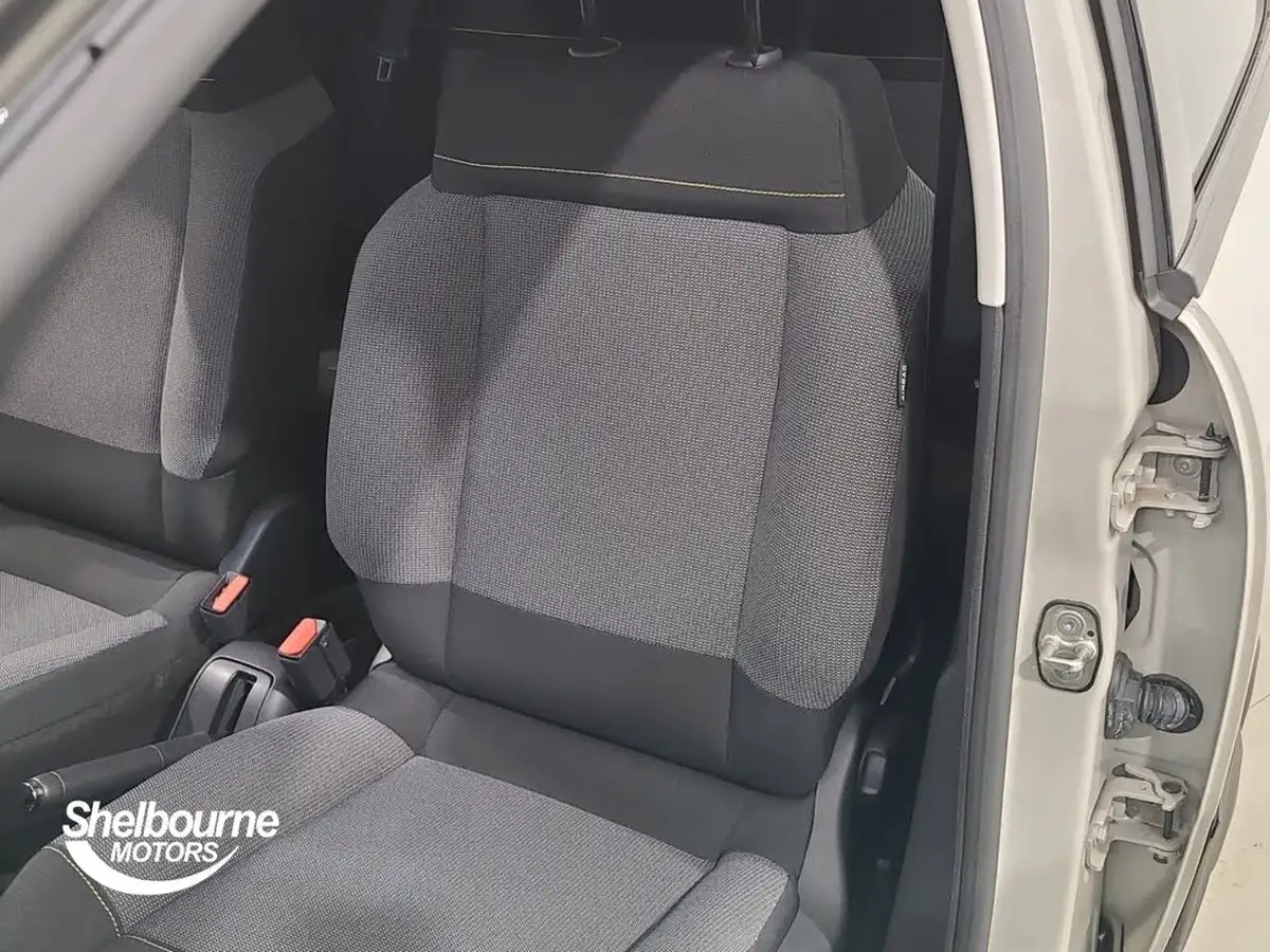 2019-citroen-c3-12-puretech-flair-110ps-ss-big-40