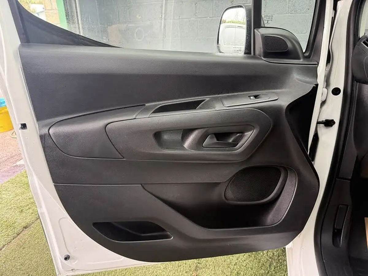 2019-peugeot-partner-15-bluehdi-1000-professional-100ps-eu6dt-panel-big-32