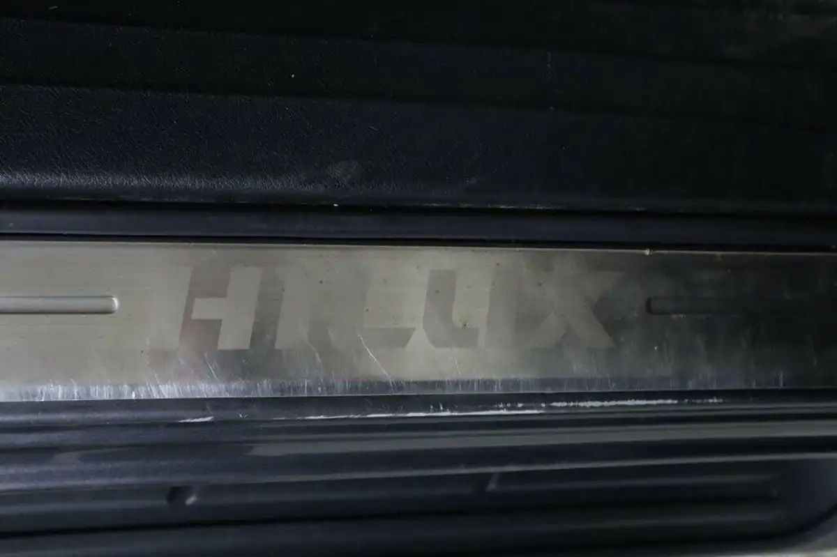 2021-toyota-hi-lux-28d-4d-invincible-x-at35-204hpeu6dt-e-big-52