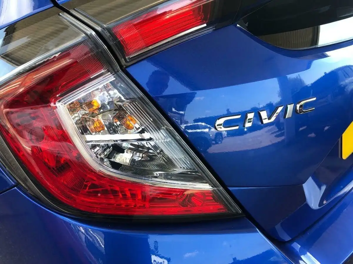 2021-honda-civic-10-vtec-turbo-sr-hatchback-5d-big-23