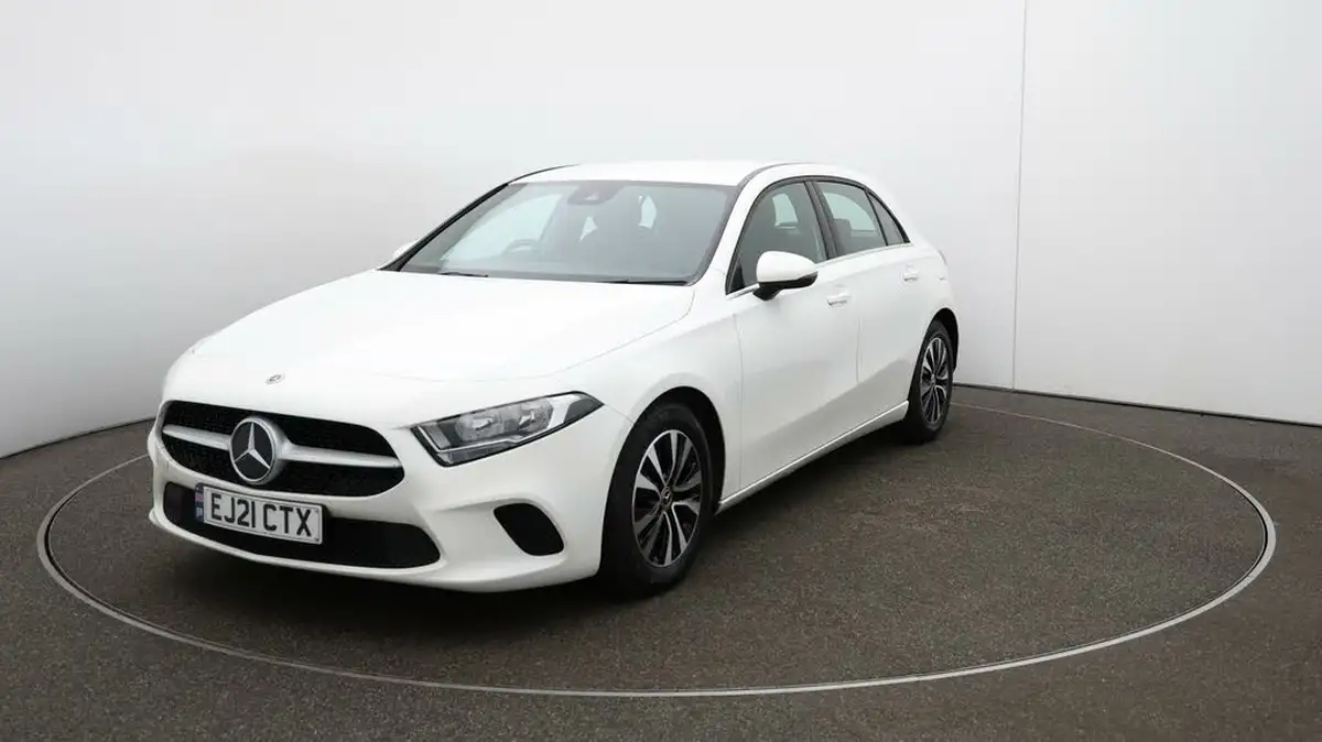 2021-mercedes-benz-a-class-13-a180-se-7g-dct-big-28