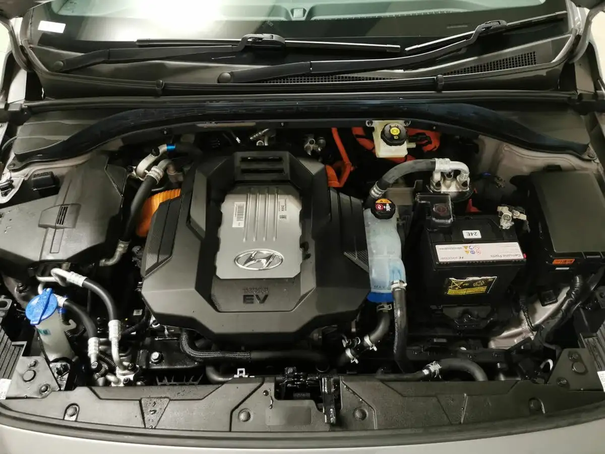 2022-hyundai-ioniq-e-premium-electric-big-33