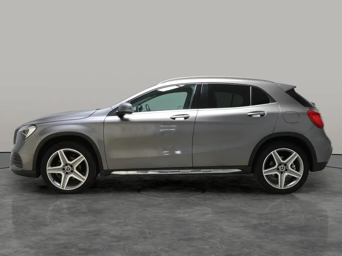 2019-mercedes-benz-gla-class-16-gla-200-amg-line-ss-7g-dct-big-12