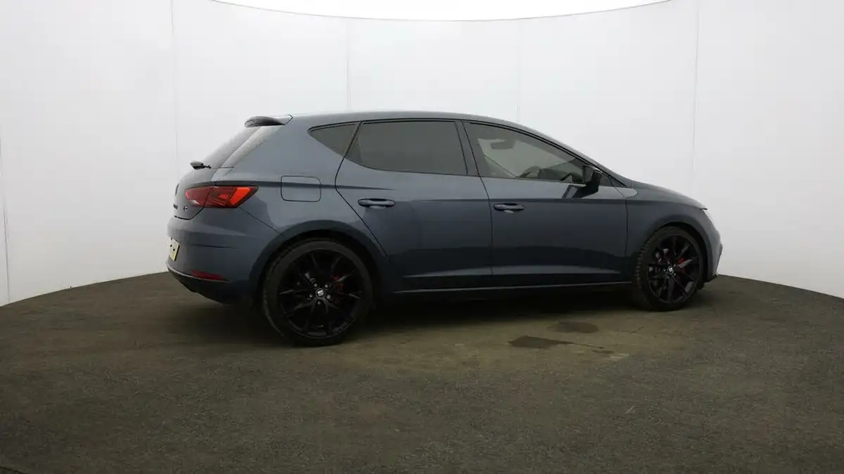 2019-seat-leon-20-tsi-fr-sport-hatchback-big-48