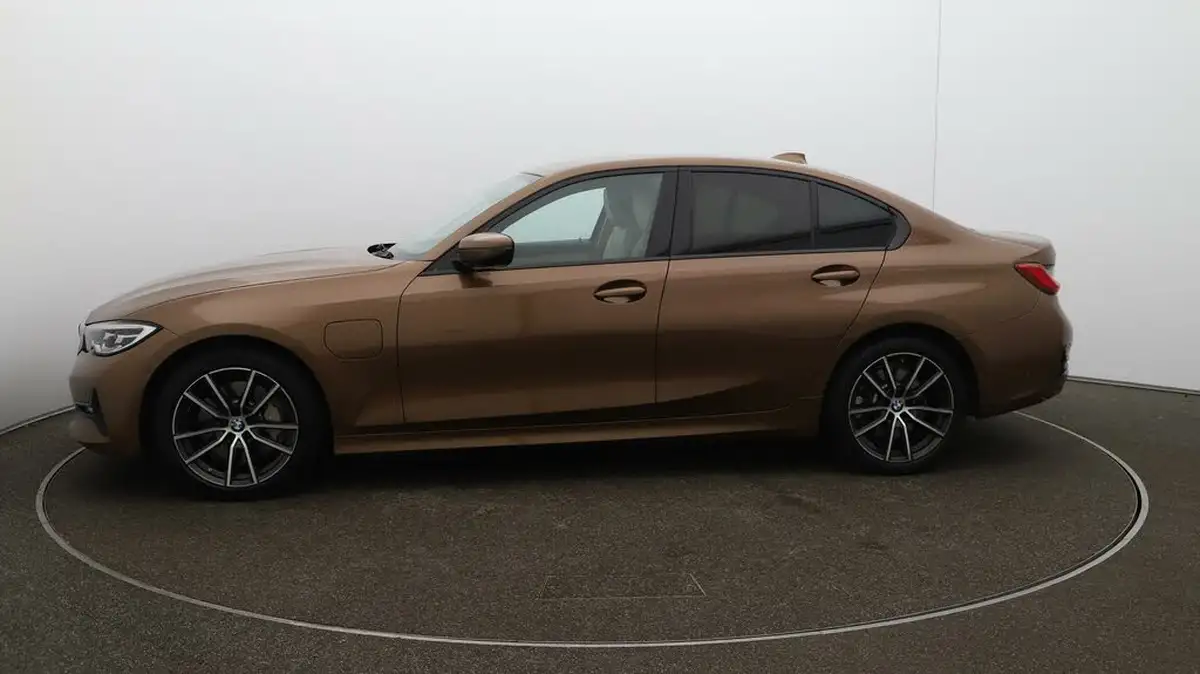 2019-bmw-3-series-20-330e-sport-pro-big-56
