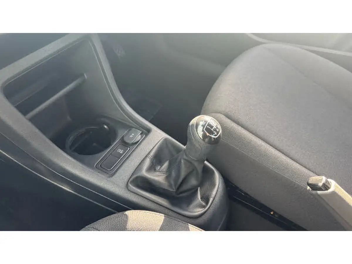 2022-volkswagen-up-10-up-5d-big-12