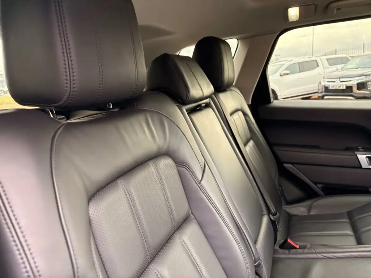 2021-land-rover-range-rover-sport-30-d300-hse-dynamic-big-27