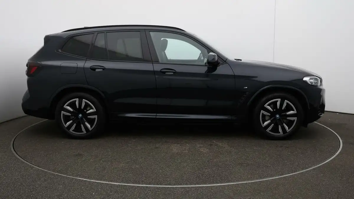 2022-bmw-ix3-e-m-sport-big-44
