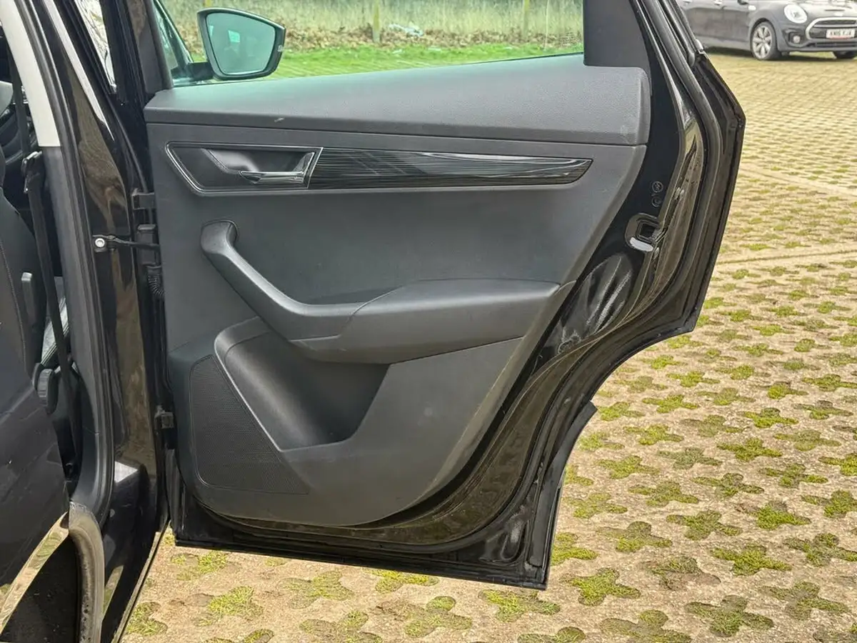 2018-skoda-karoq-15-tsi-se-l-ss-big-47