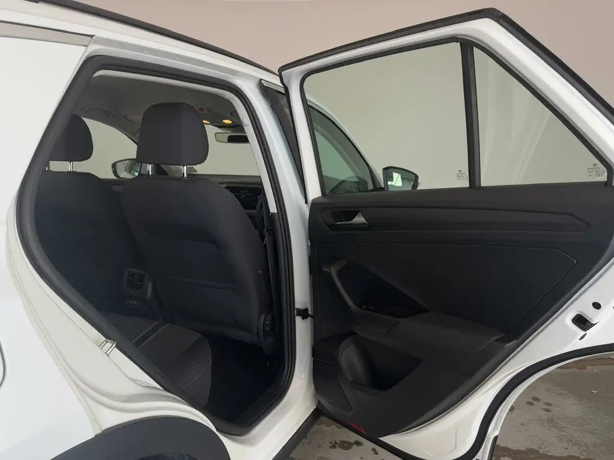 2020-volkswagen-t-roc-16tdi-se-big-23