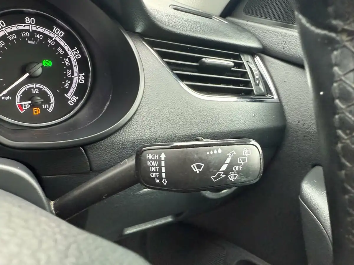 2017-skoda-octavia-16tdi-se-115ps-estate-1596cc-dsg-big-32