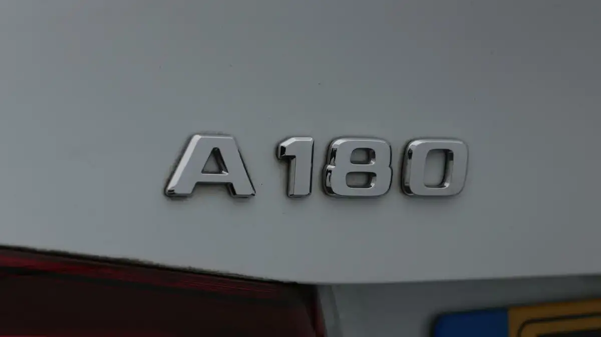 2020-mercedes-benz-a-class-13-a180-amg-line-executive-saloon-4d-7g-dct-big-20