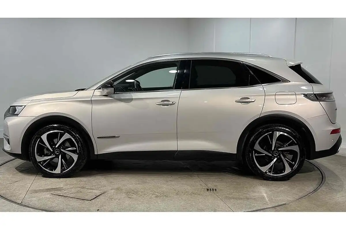 2020-ds-ds-7-crossback-e-tense-ultra-prestige-300ps-4x4-big-5