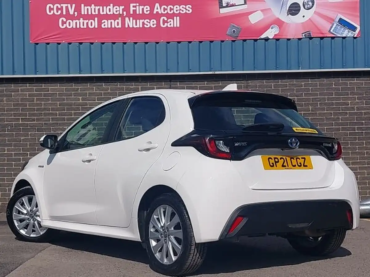 2021-toyota-yaris-15-vvt-i-icon-114bhp-hybrid-1490cc-e-cvt-big-1