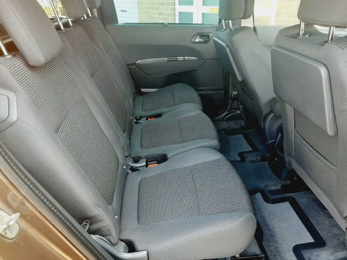 2015-peugeot-5008-16bluehdi-allure-auto-big-13