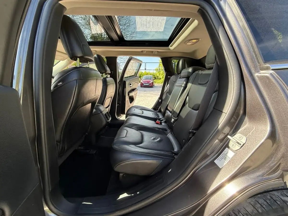 2014-jeep-cherokee-20crd-limited-168bhp-4wd-ss-auto-big-9