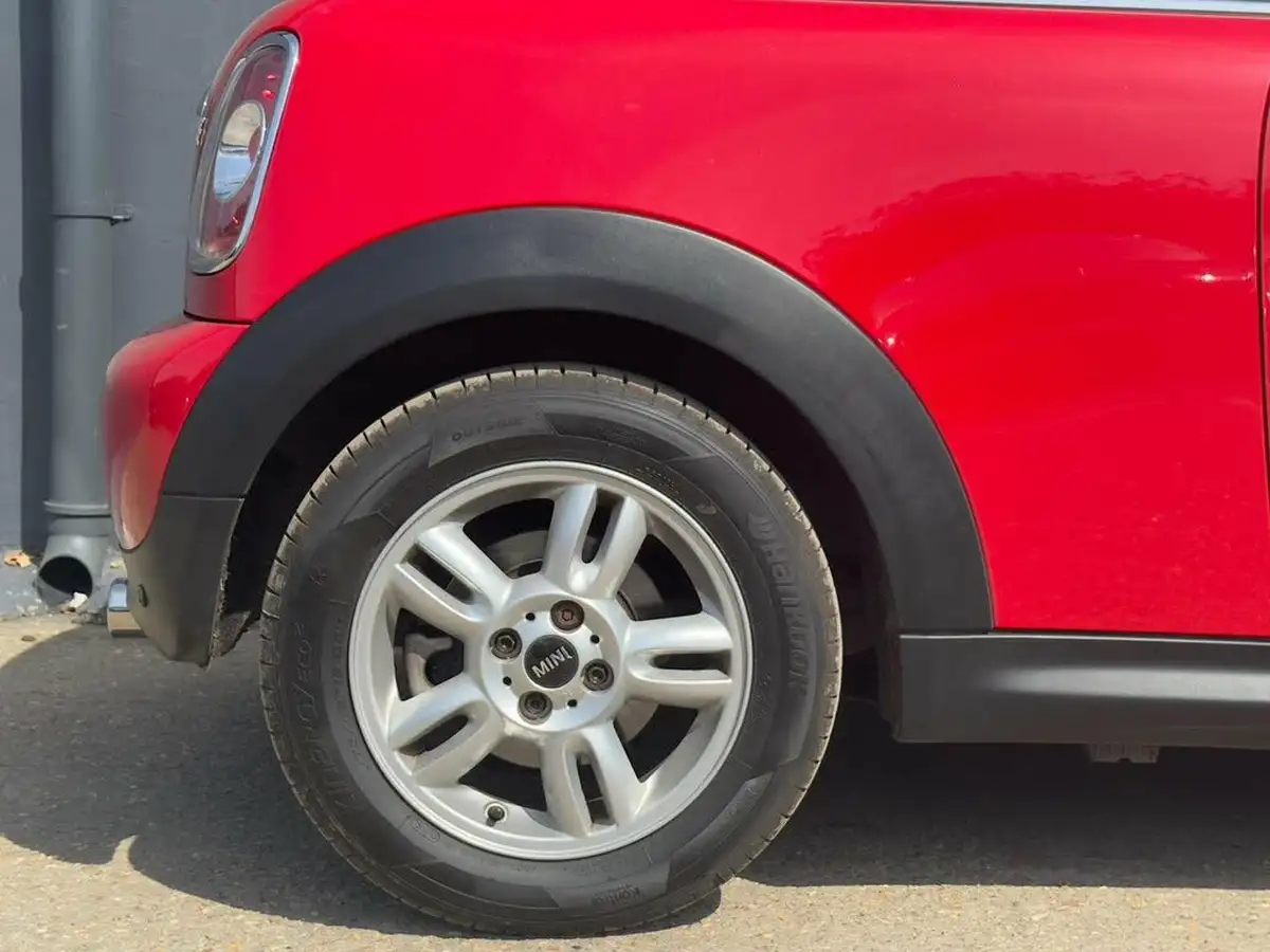 2013-mini-cooper-16-one-98bhp-sport-chili-hatchback-3d-big-35