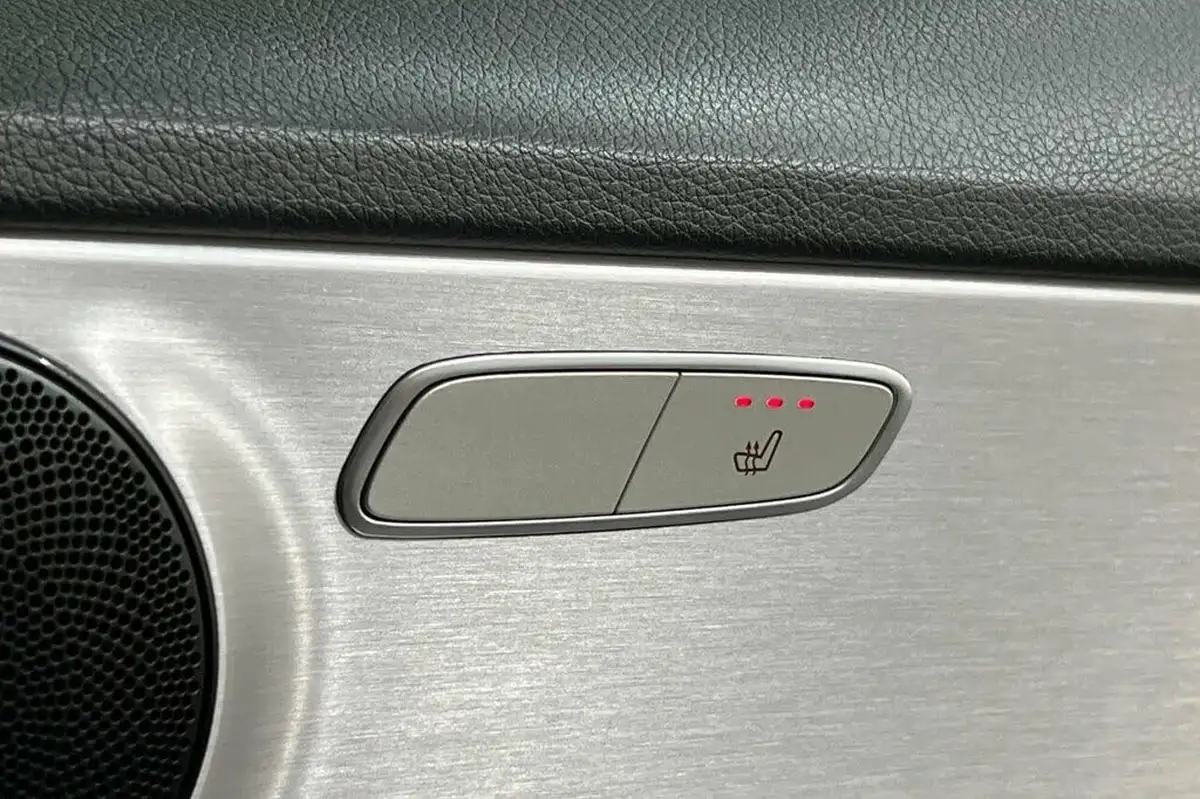 2019-mercedes-benz-c-class-15-c200-sport-ss-estate-5d-big-32