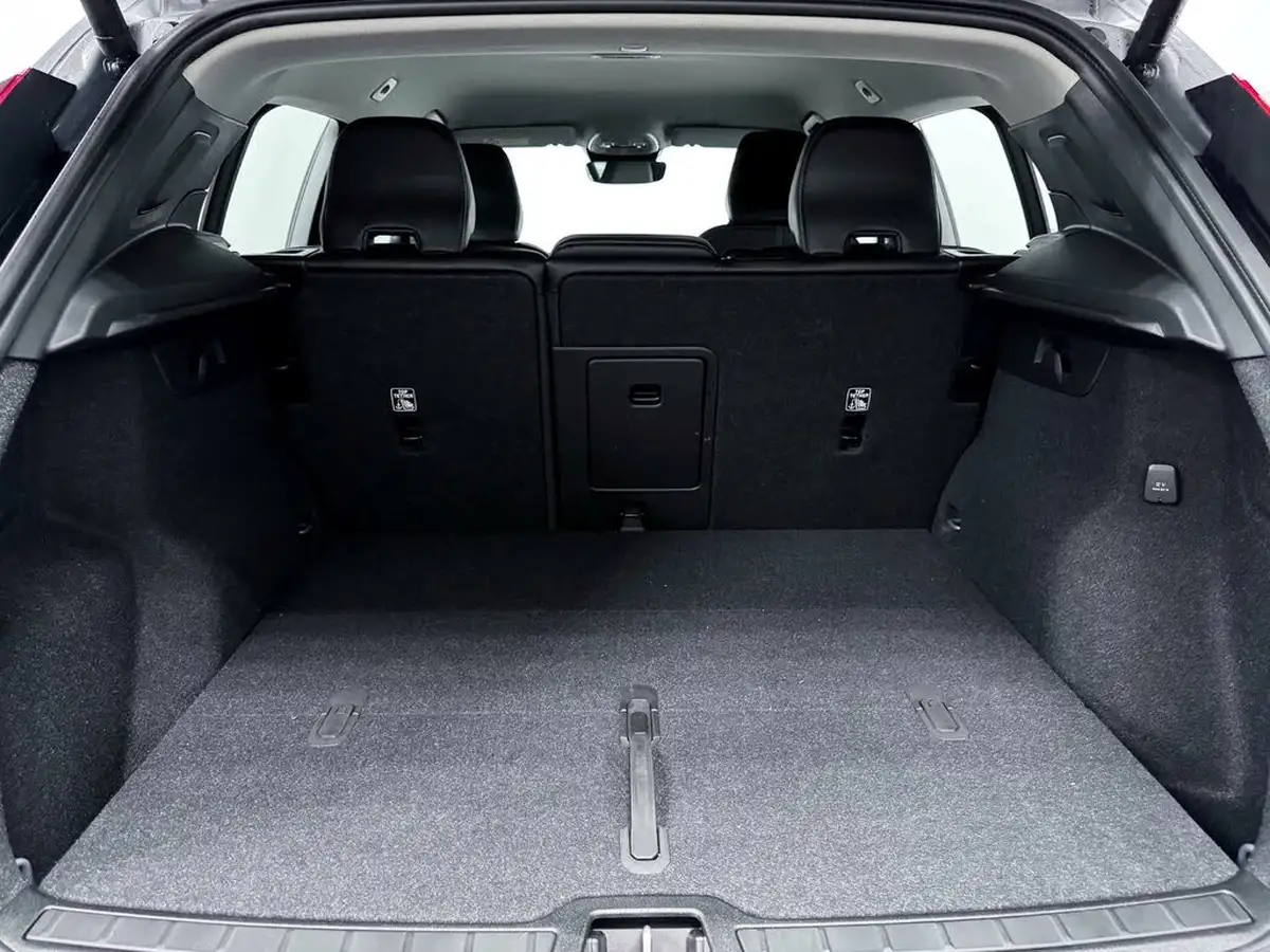 2023-volvo-xc40-20-b3-plus-big-7