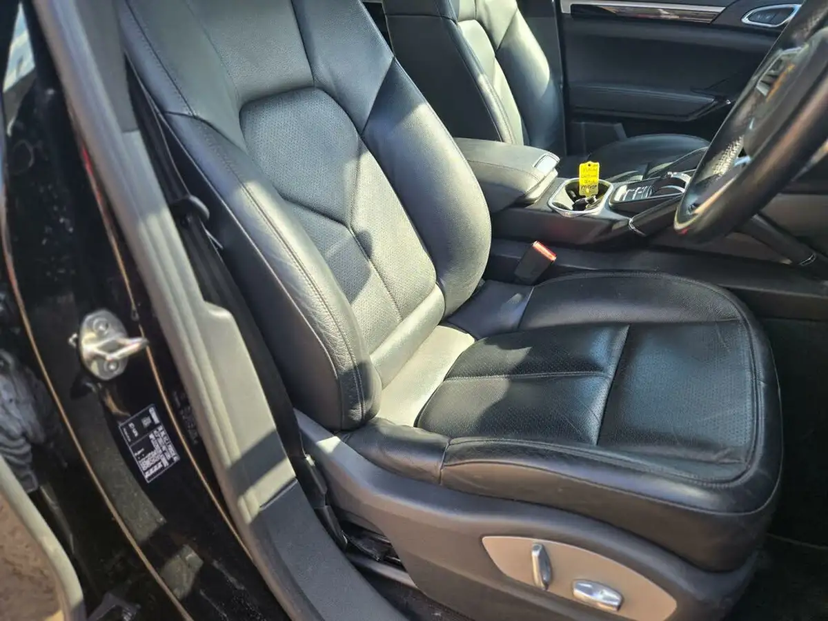 2015-porsche-cayenne-30td-big-36
