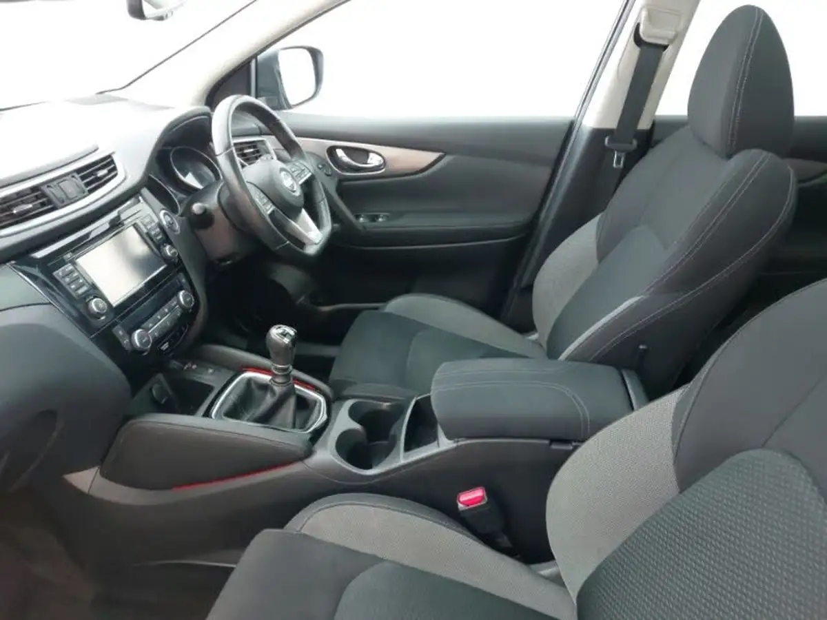 2018-nissan-qashqai-12-dig-t-n-connecta-big-4