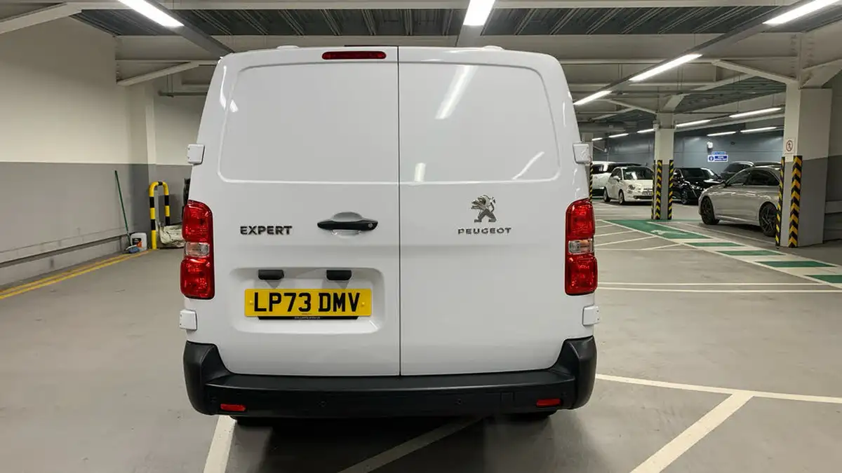 2023-peugeot-expert-20-bluehdi-professional-premium-long-1400-big-8