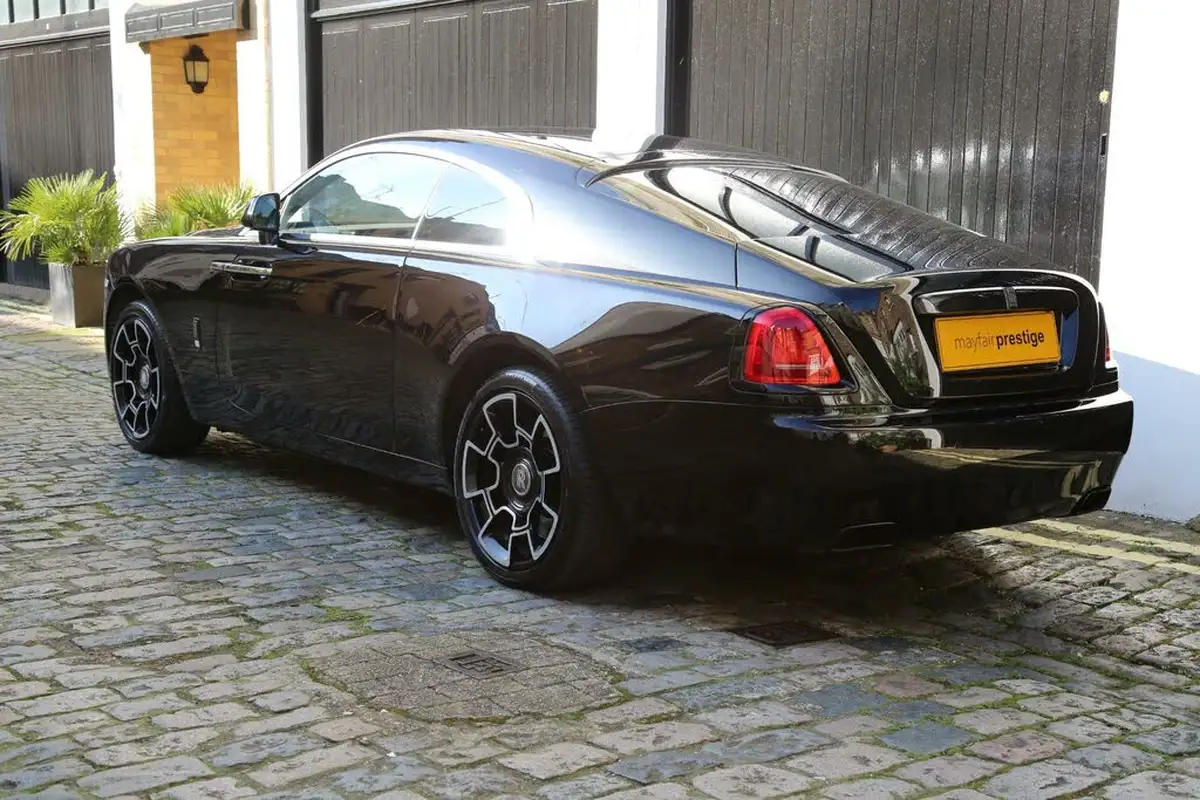2017-rolls-royce-wraith-66-no-trim-big-11