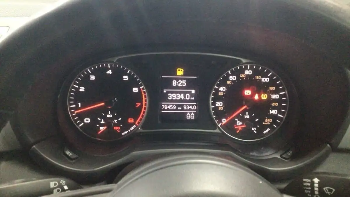 2014-audi-a1-14-sport-tfsi-122ps-hatchback-3d-1390cc-big-7
