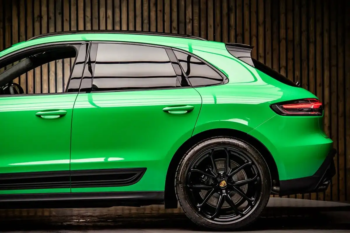 2024-porsche-macan-29-v6-gts-big-17