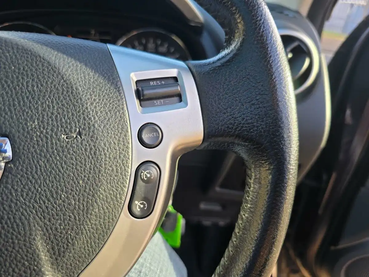2013-nissan-qashqai2-20-360-4wd-cvt-big-46