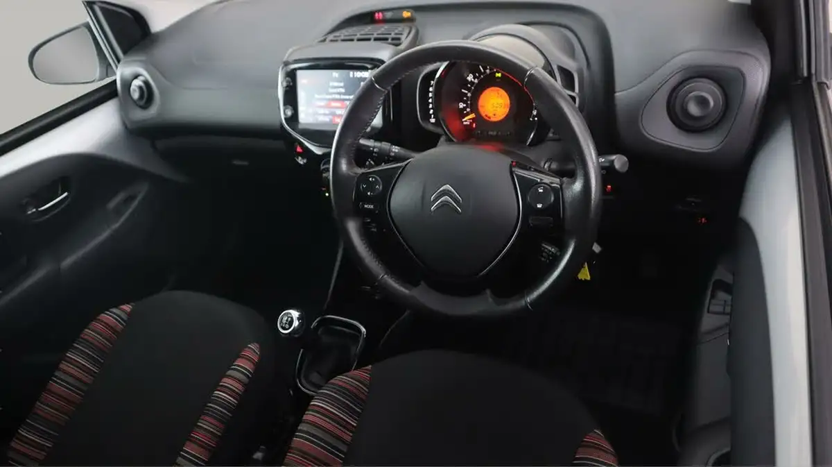 2020-citroen-c1-10-vti-flair-ss-5d-big-9