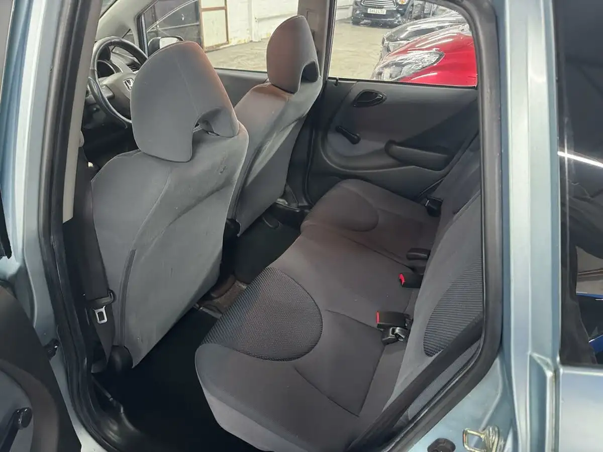 2007-honda-jazz-12-s-big-15